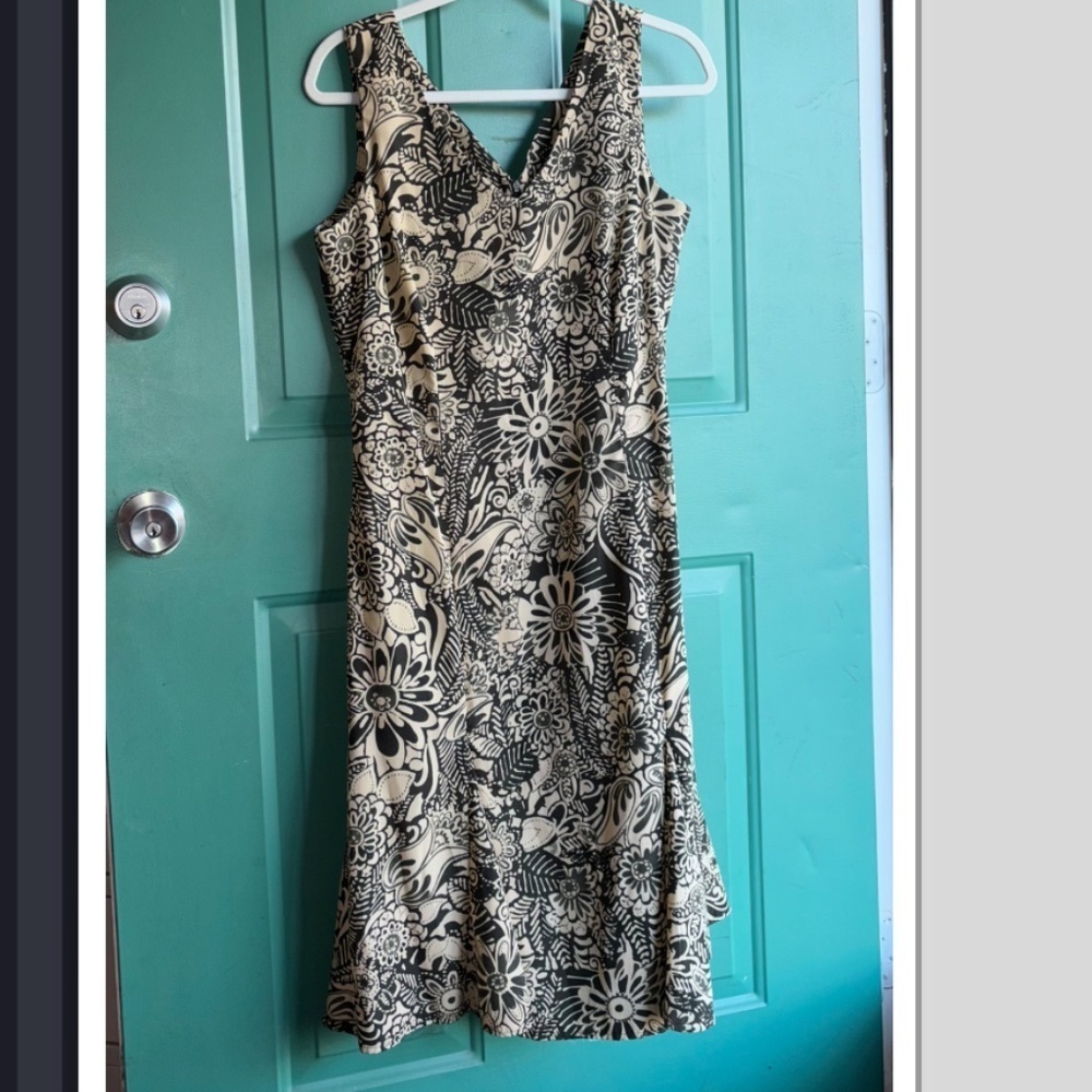 Danny & Nicole size 10 beautiful dress